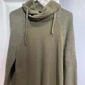 Men’s Green Medium Express long sleeve turtle neck